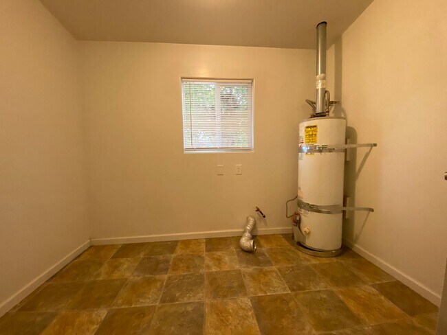 Building Photo - 863 Union St