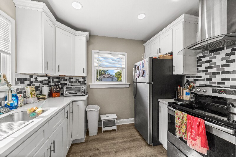 Building Photo - 1278 W 106th St