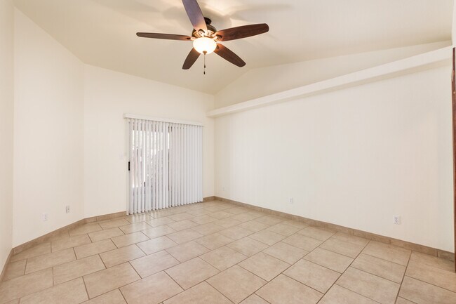 Master Bed - 2365 Saturn Cir