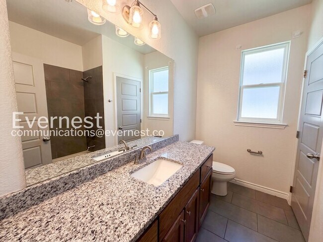 Building Photo - 2212 Hornbeam St