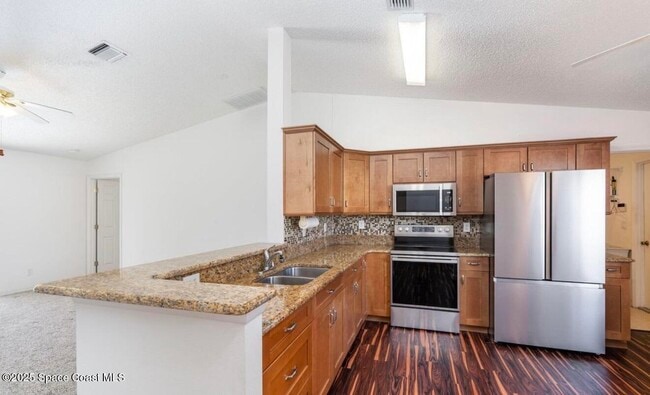 Building Photo - 1964 Bayhill Dr