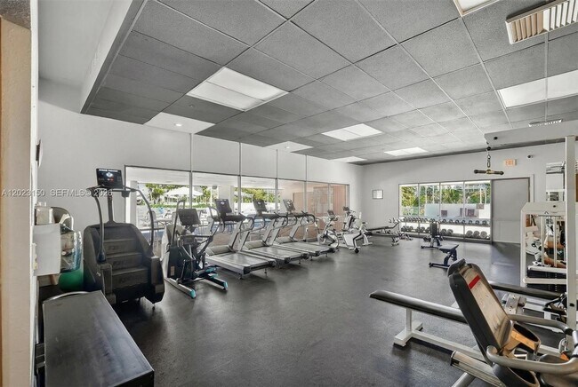 Building Photo - 20335 W Country Club Dr
