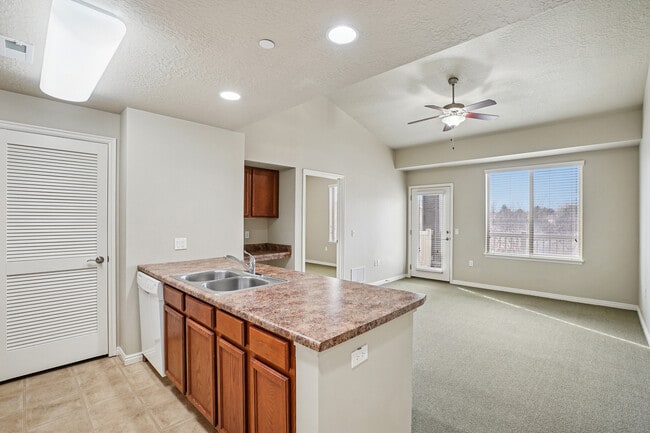 Building Photo - Silvercrest