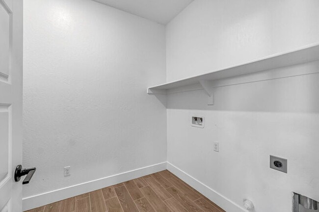 Building Photo - 7153 E Harvard Ave