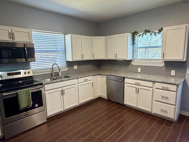 Building Photo - 2309 Grant St