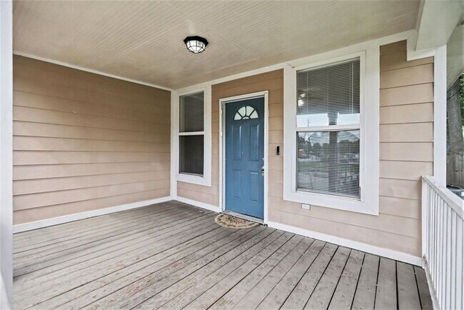 Building Photo - 3BR/2BA Gem Located in Historic West End!