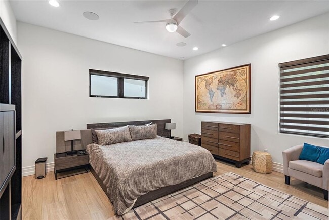 Building Photo - 2500 4th Ave S