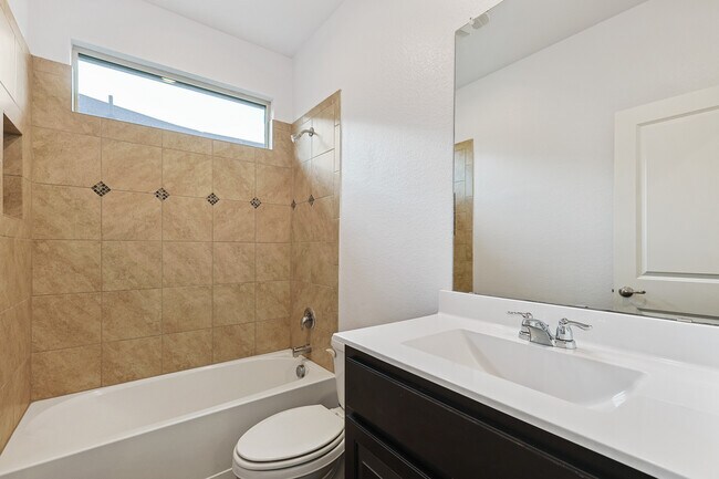 Building Photo - 1008 Nicole Way