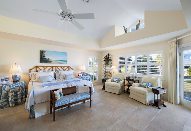 Building Photo - 264 Harbor Dr