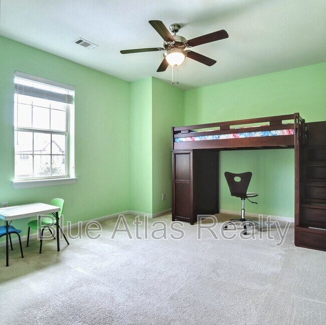 Building Photo - 4983 Stornoway Dr