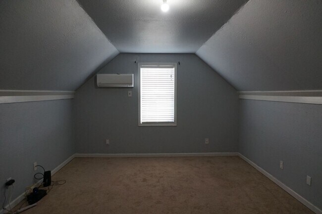 Building Photo - 3 Bedroom 2.5 Bathroom with a Bonus Room located in The Cottages at Petersburg Subdivision, Richl...