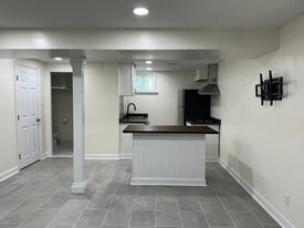 Building Photo - 8406 Spruce Hill Dr