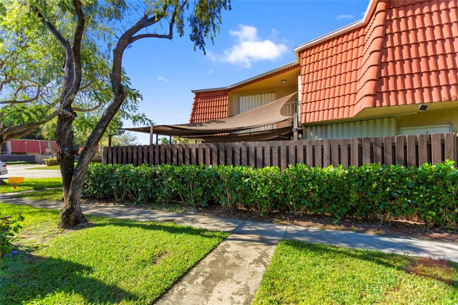 Building Photo - 22940 Oxford Pl