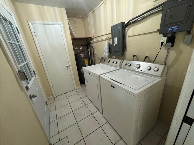 Building Photo - 3883 Hawkeye Cir