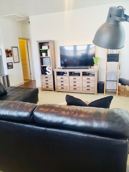 Large living room. - 10387 S Sturgeon Drive