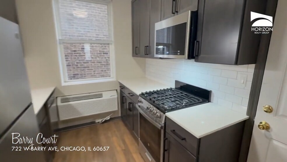 Building Photo - 728 W Barry Ave