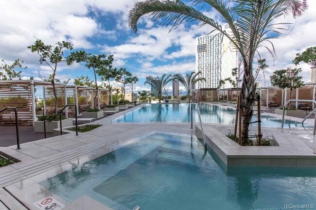 Building Photo - Aalii High Floor 1 bedroom, 1 bath, 1 parking