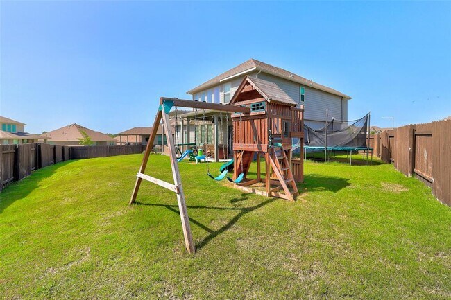 Building Photo - 134 Longmire Cv
