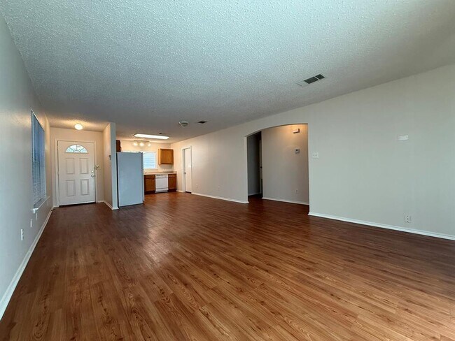 Building Photo - 1030 London Ln