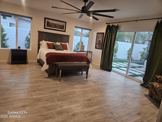 Building Photo - 2817 N 71st Pl