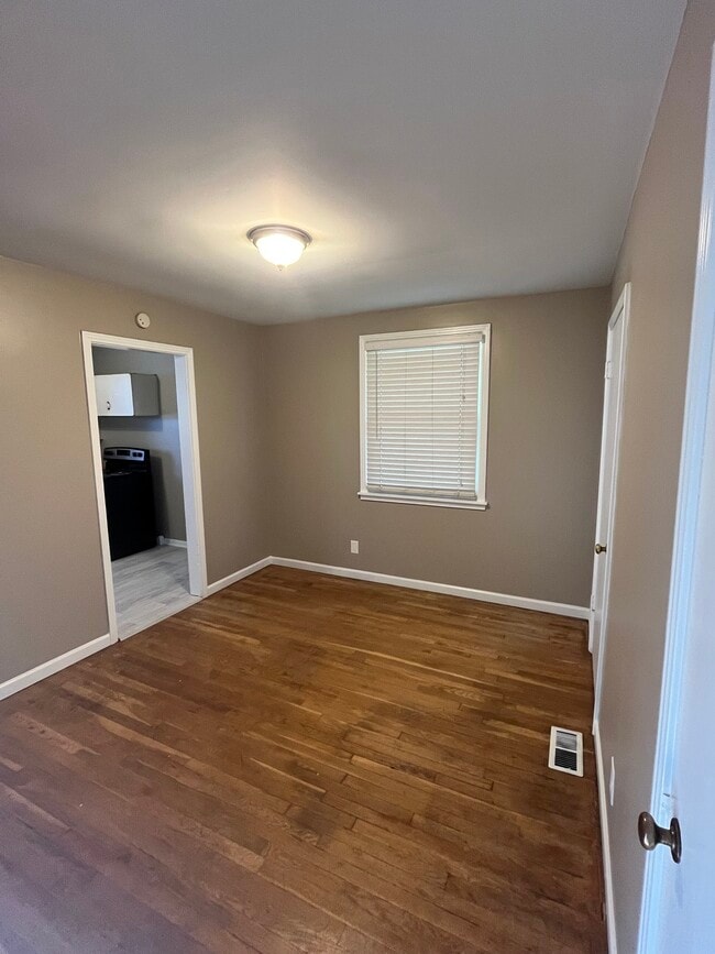 Building Photo - 207 Desoto Dr