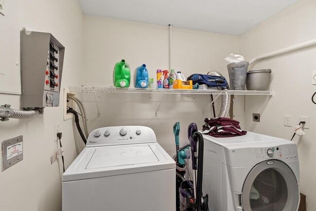 Building Photo - 270 Littleton Rd