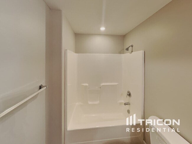 Building Photo - 6602 Transon Ct