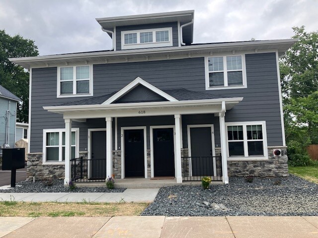 Building Photo - 618 E Grand Ave