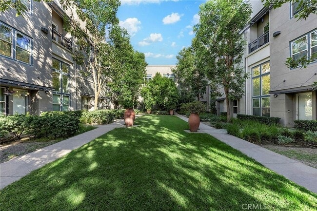 Building Photo - 210 N Spurgeon St