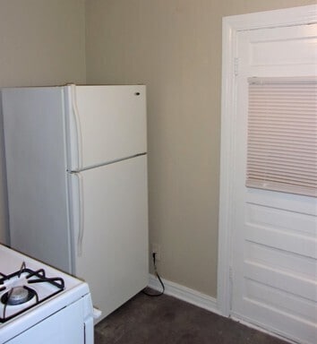Building Photo - 1 BED 1 BATH DOWNSTAIRS GARAGE APT IN CAPITAL HILL AREA