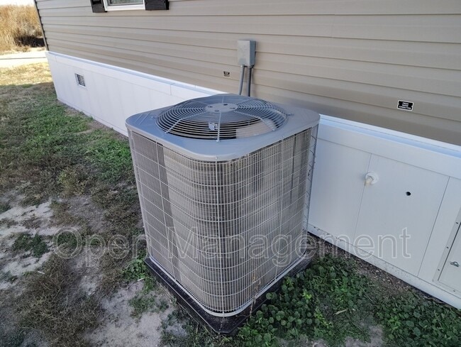 Building Photo - 120 Terry Blvd