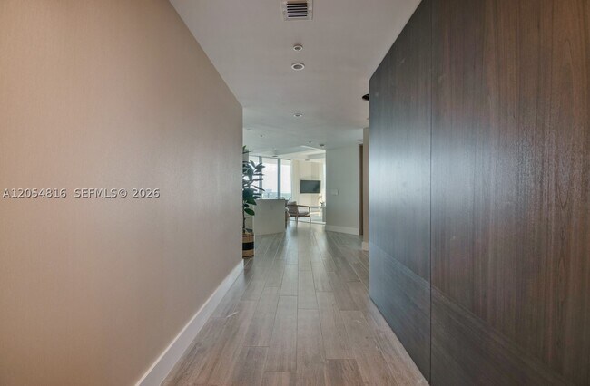 Building Photo - 17301 Biscayne Blvd