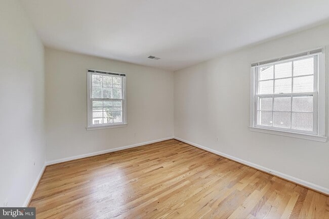 Building Photo - 10323 Snowpine Way