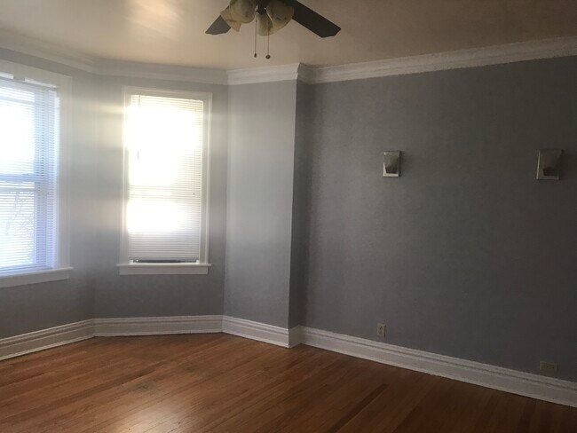 Building Photo - 5201 N Latrobe Ave