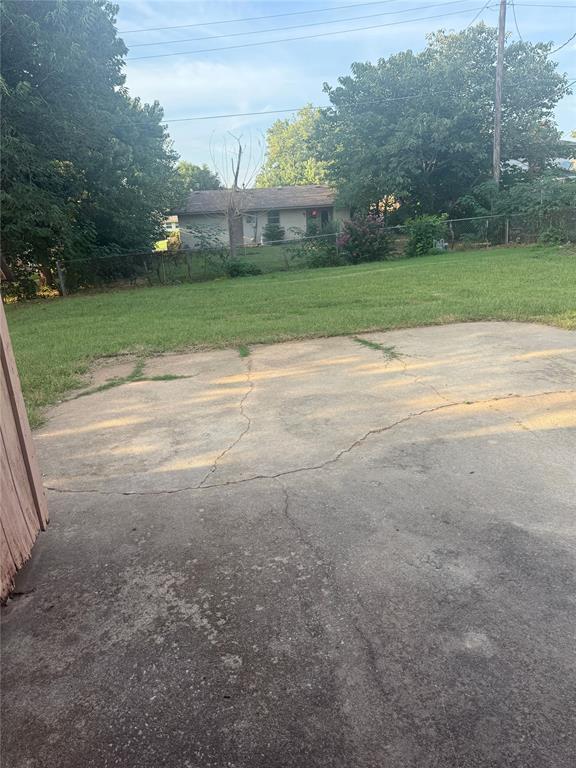 Building Photo - 315 Willow Pl