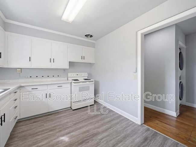 Building Photo - 323 N Potomac St
