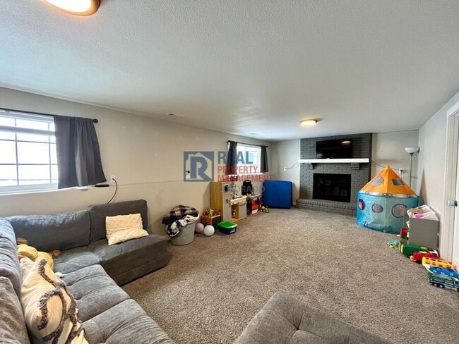 Building Photo - 7110 Goldfield Dr