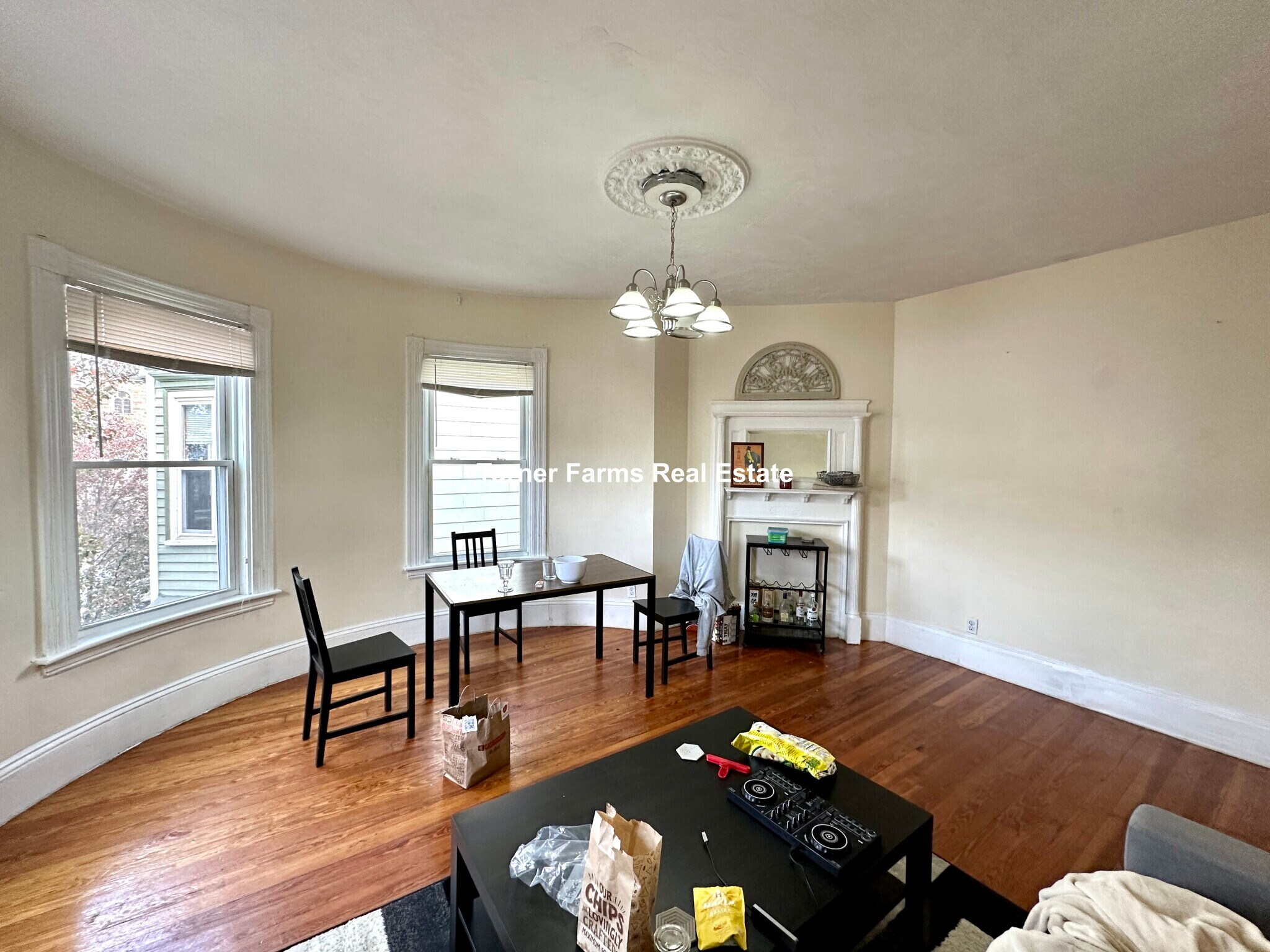 Building Photo - 8 Carmel St