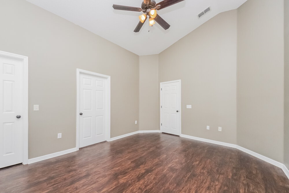 Building Photo - 1320 Creekview Ct