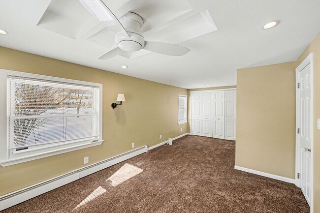 Building Photo - Beautiful 2 bed 2 bath single family home in Northville Twp.