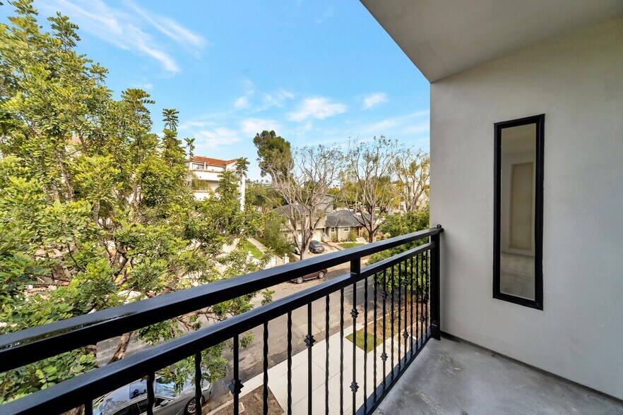 Building Photo - 7108 Ramsgate Ave