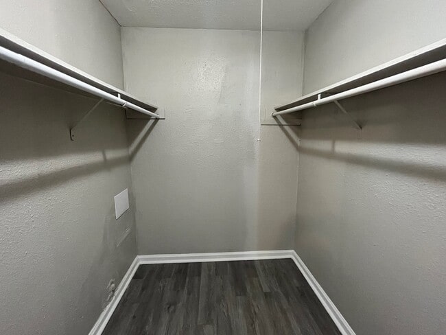 Building Photo - 4831 Sycamore Ave