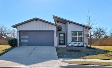 Building Photo - 100 Deserti Rd