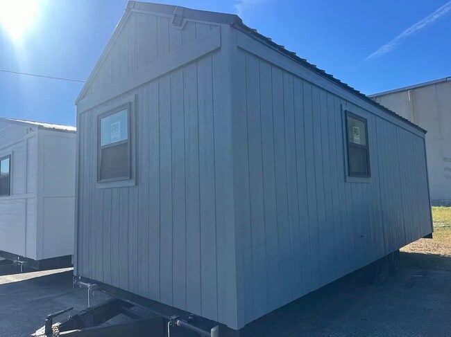 Building Photo - 2015 Union School Rd SW