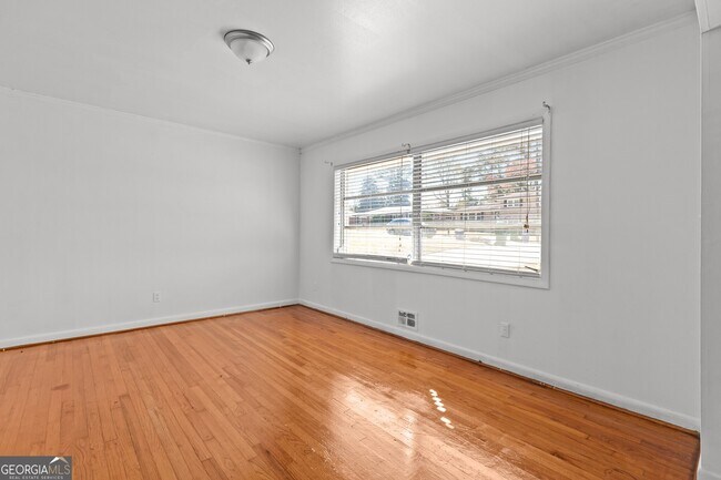 Building Photo - 4010 Emerald Lake Dr