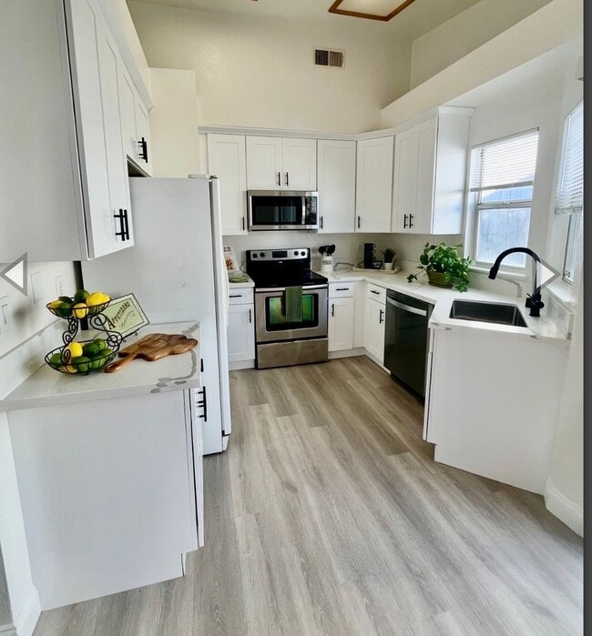 Building Photo - Remodeled 3 Bedroom Home for Rent in Rocklin