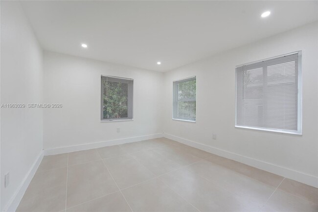 Building Photo - 1065 NW 50th St