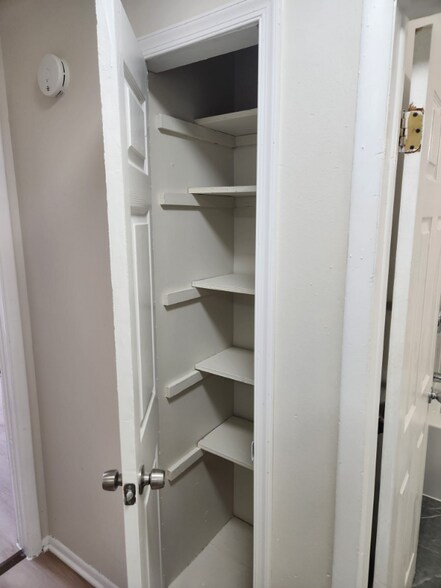 Building Photo - 2305 Murray Ave