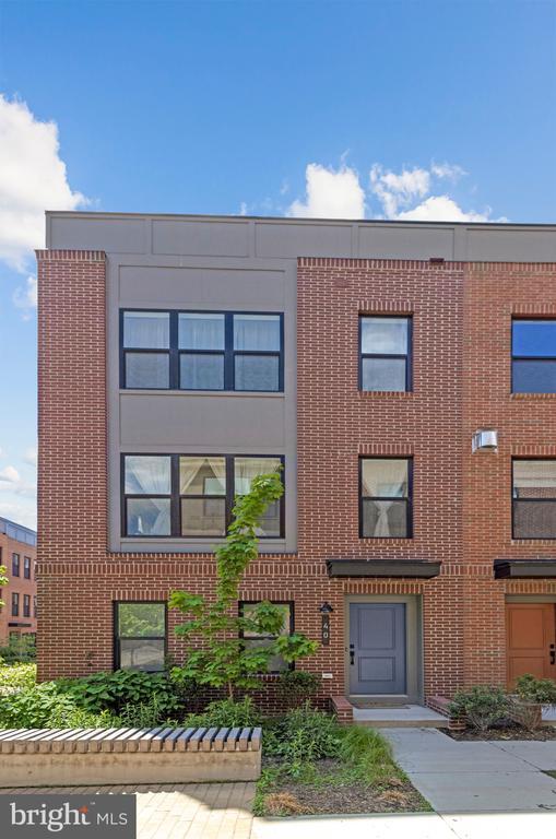 Building Photo - 40 Mural Walk NE