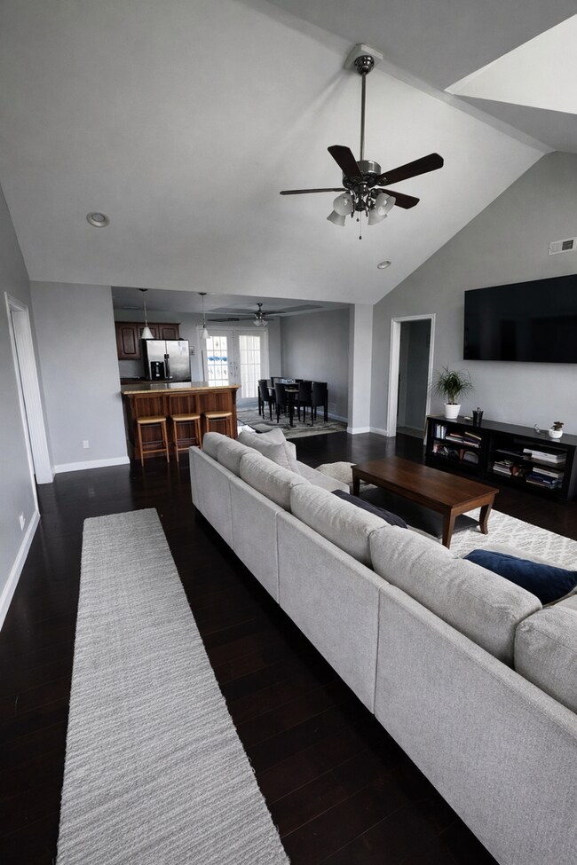 Building Photo - 183 Twin Lakes Dr